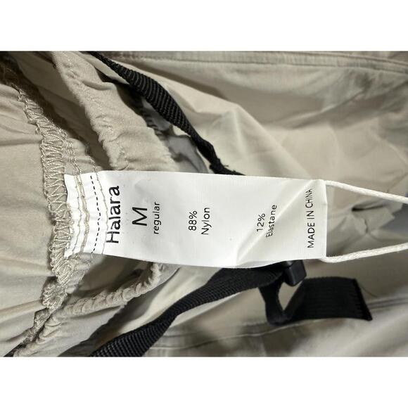 NWT Halara Women's Beige Casual Pants with Black Belt Size Medium - Picture 4 of 6